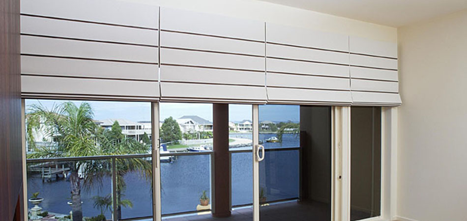 A Clean Roman Blinds